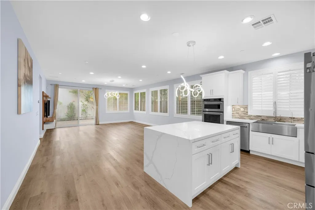 Irvine, California 92618, United States, 4 Bedrooms Bedrooms, ,3 BathroomsBathrooms,Residential,Active,193169