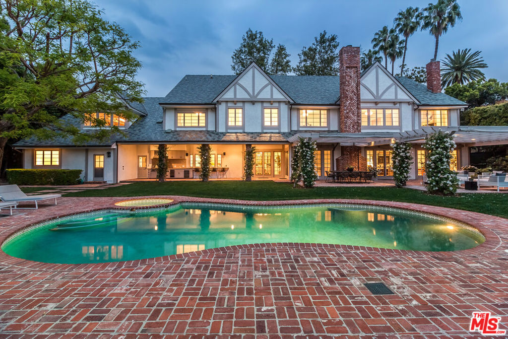 807 N Crescent Drive