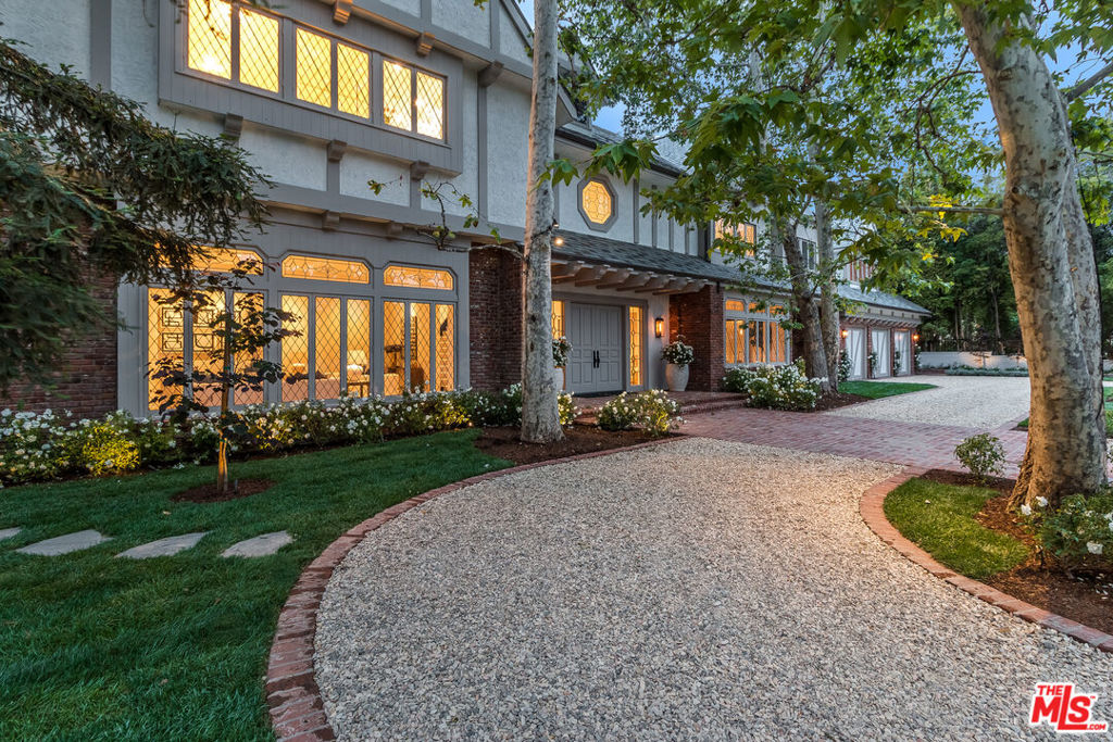 807 N Crescent Drive