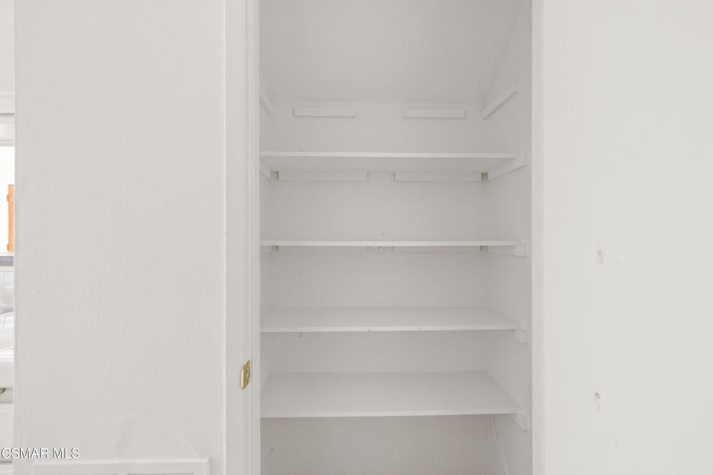 McKeon (V.D.M.)-221 - 1001582 - Residential