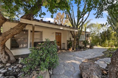 Photo of 15157 Covello Street, Van Nuys, CA 91405 (MLS # SR25274636)