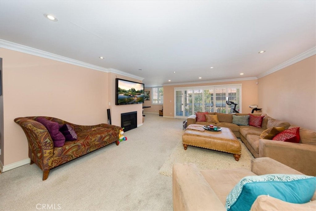 5339 Lindley Unit 207