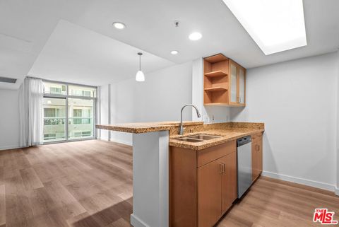 Photo of 13700 Marina Pointe Drive #321, Marina Del Rey, CA 90292 (MLS # 26657315)