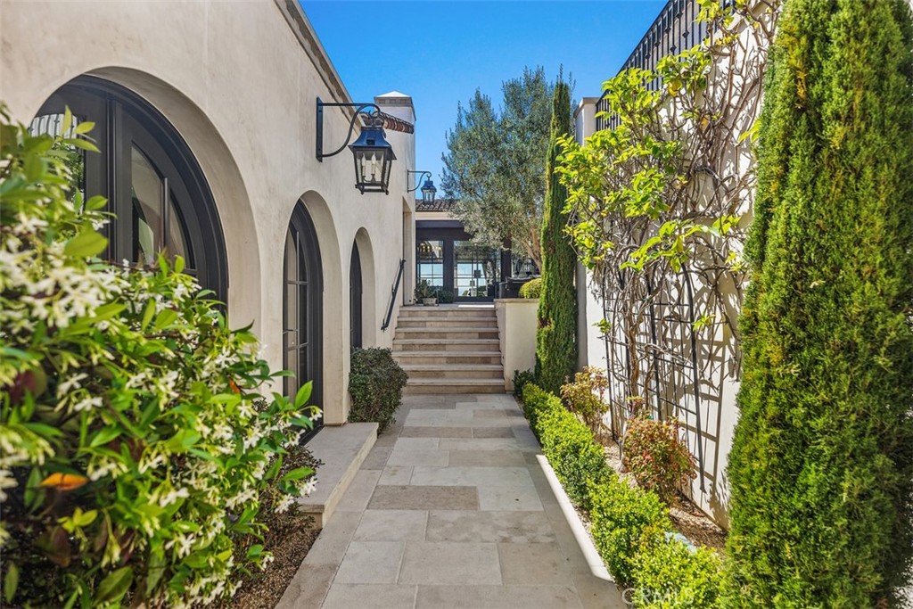 17 Pacific Ridge Place