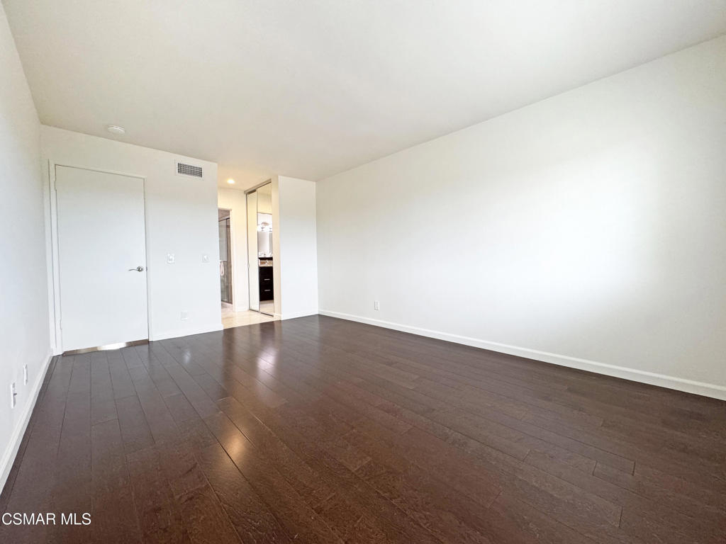 Green Meadow Condos-342 - 342 - Residential