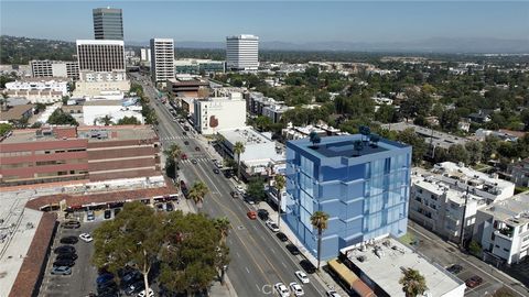 15027 Ventura Boulevard Sherman Oaks CA 91403