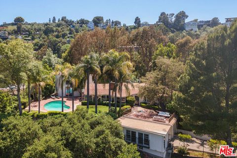 Photo of 7321 Woodrow Wilson Drive, Los Angeles, CA 90046 (MLS # 25615269)