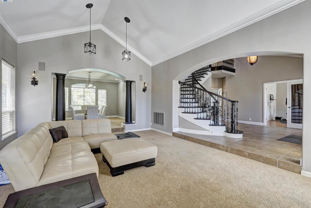 DISCOVERY BAY COUNTRY CLUB - Residential