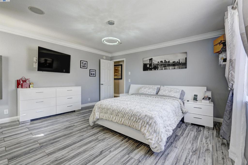 DISCOVERY BAY COUNTRY CLUB - Residential