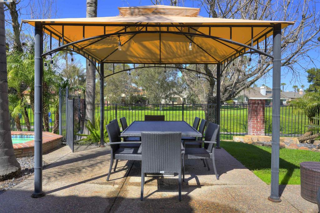 DISCOVERY BAY COUNTRY CLUB - Residential