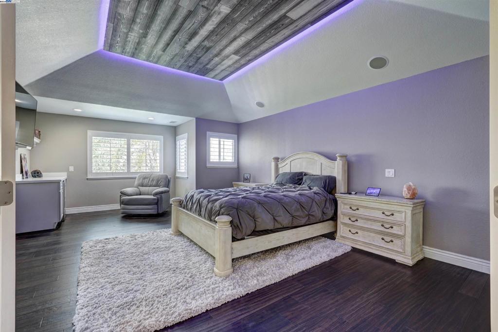 DISCOVERY BAY COUNTRY CLUB - Residential