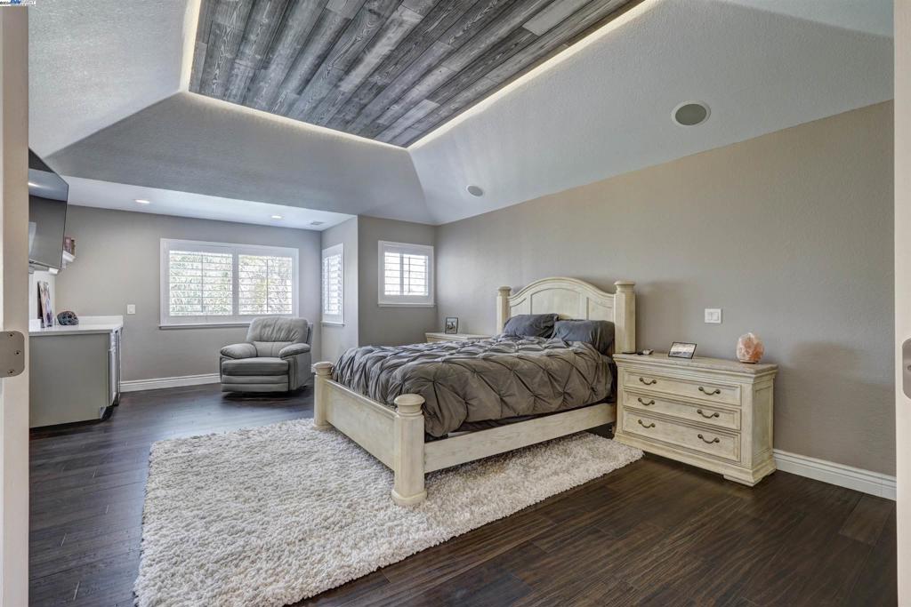 DISCOVERY BAY COUNTRY CLUB - Residential