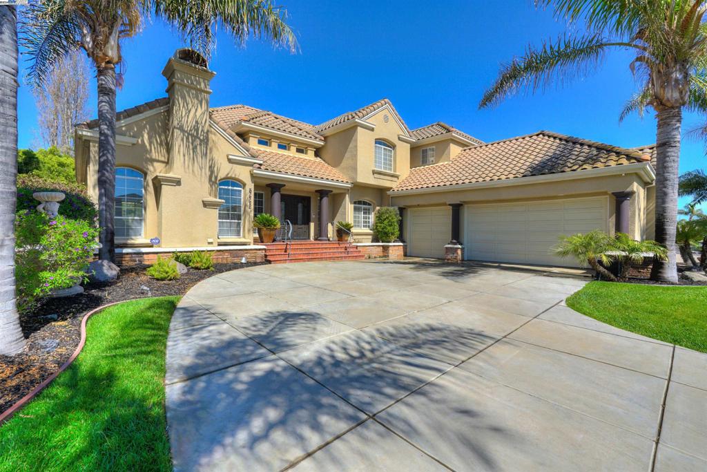 DISCOVERY BAY COUNTRY CLUB - Residential