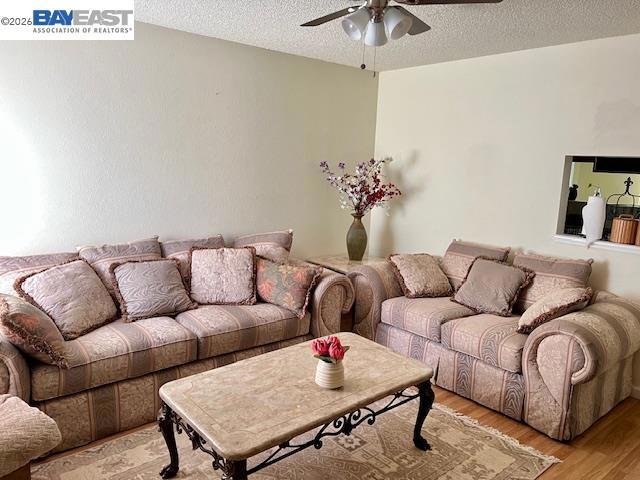 2300 Sycamore Ln 5