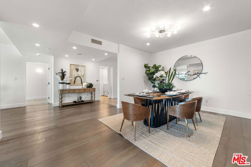 13600 Marina Pointe Drive 1904
