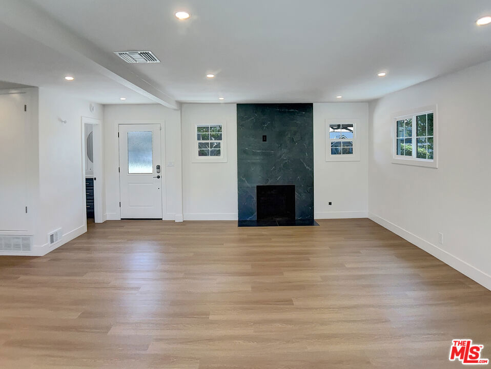 1923 S Janette Lane