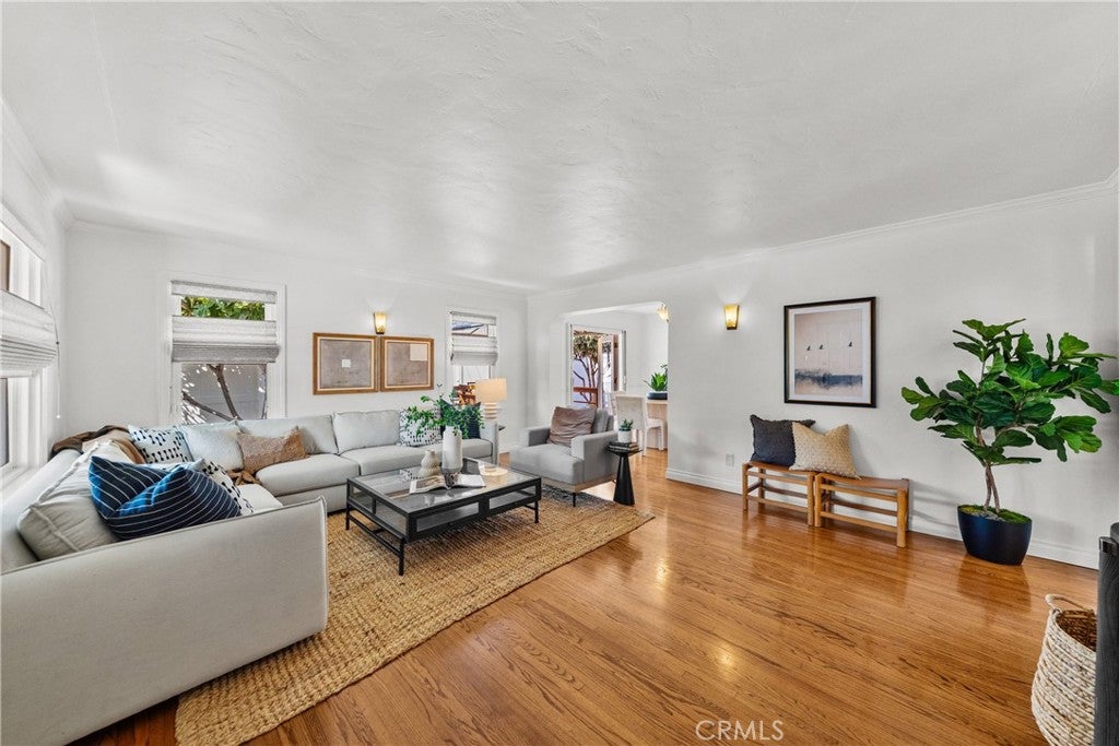 611 W 27th