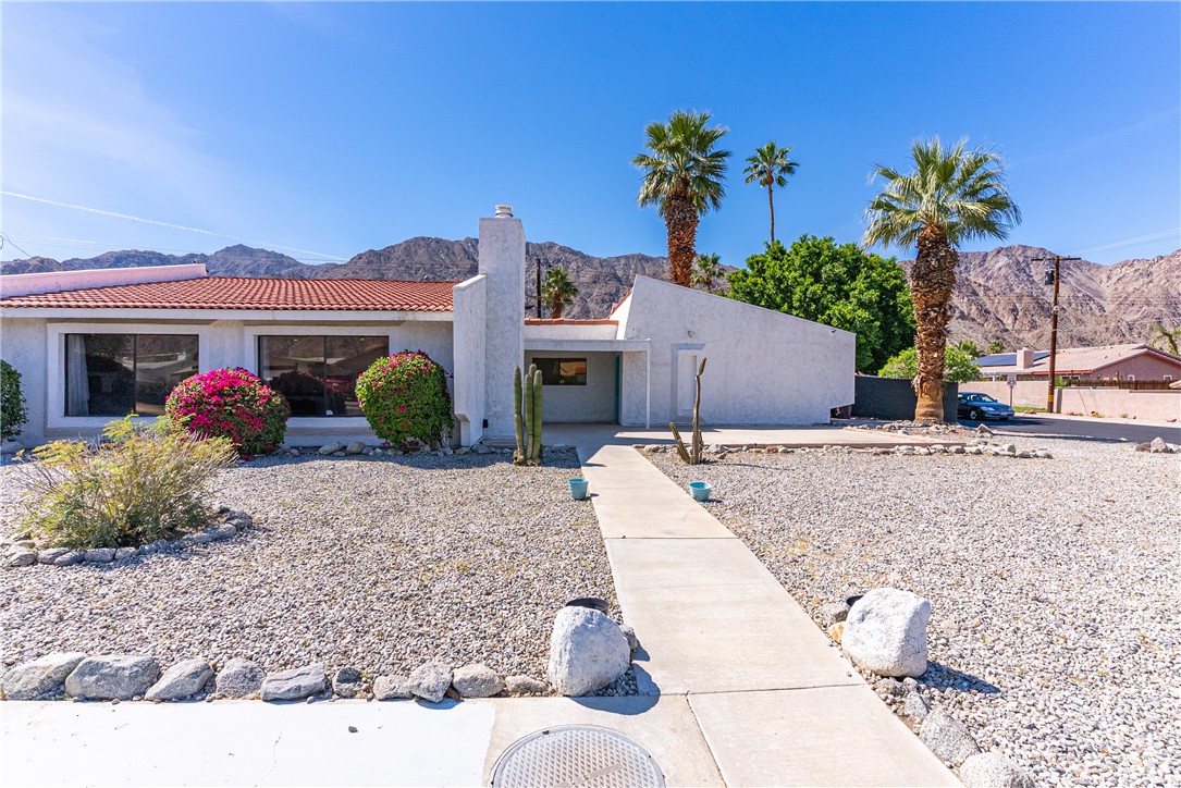 52745 Avenida Obregon