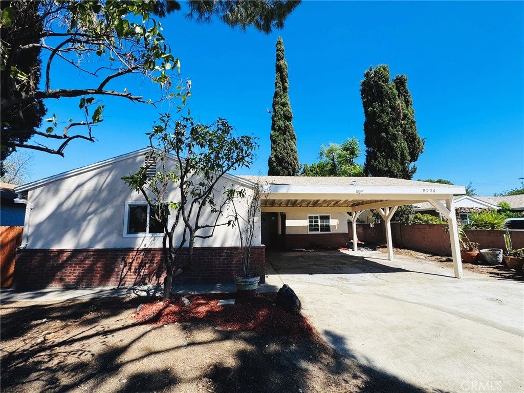 Photo of 9906 LEV Avenue, Pacoima, CA 91331 (MLS # OC25220727)