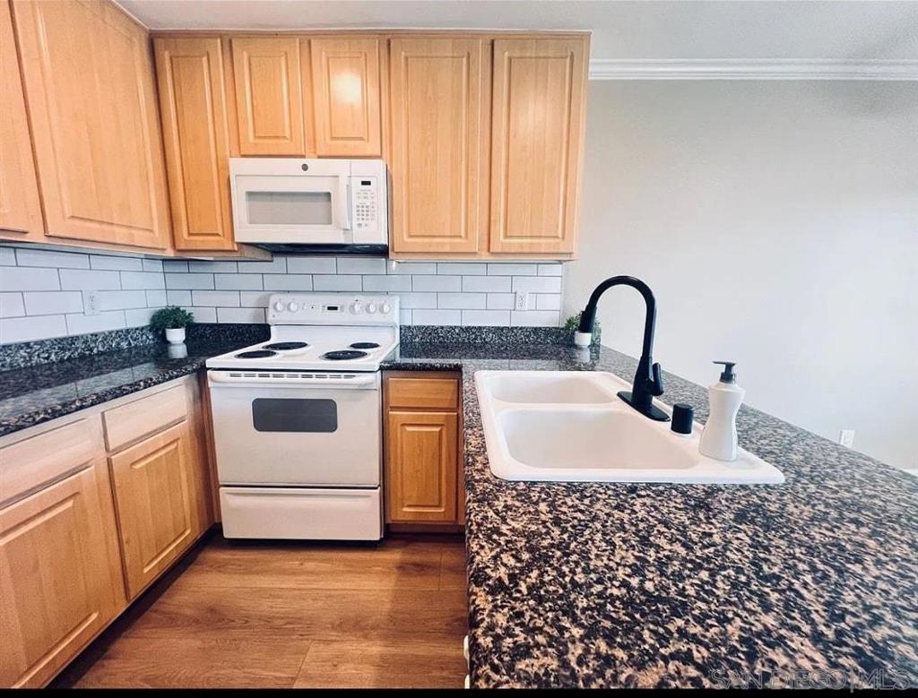 589 N Johnson Ave N 259