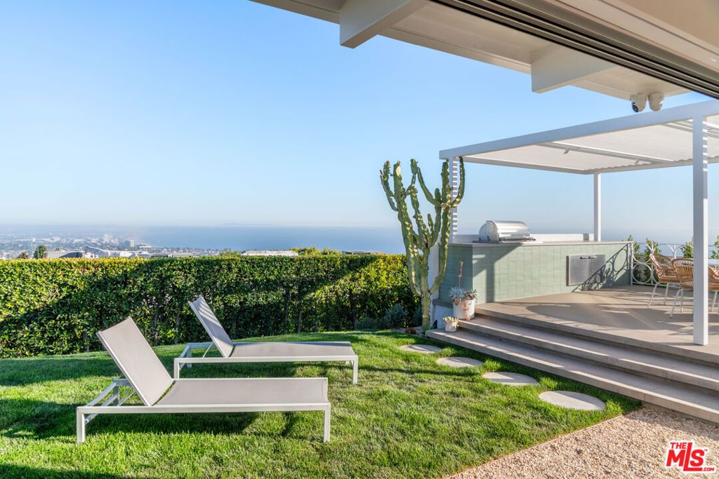 Photo of 1227 Tellem Drive, Pacific Palisades, CA 90272 (MLS # 26679193)