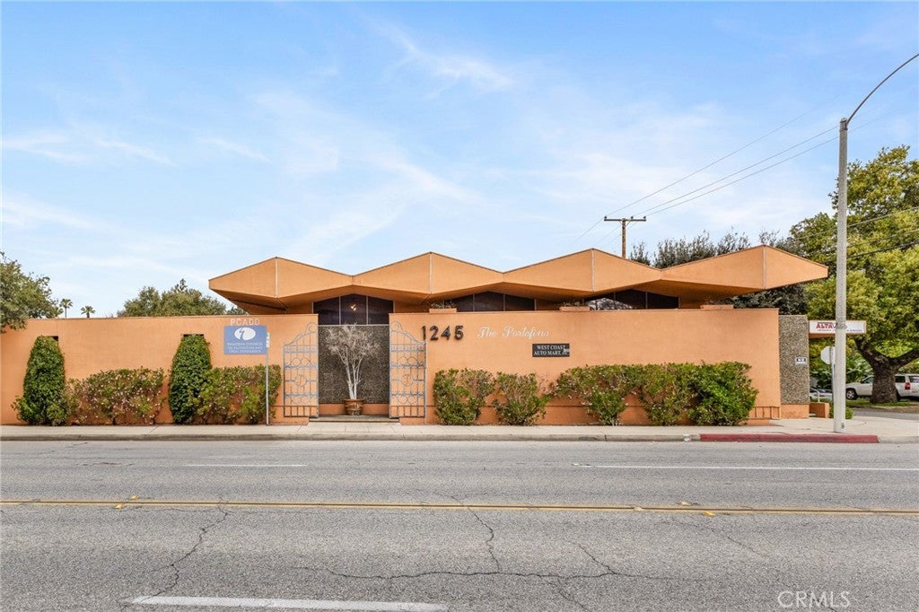 1245 E Walnut Street