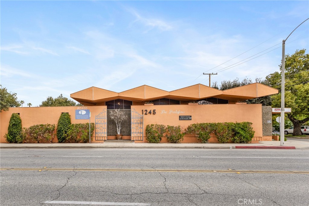 1245 E Walnut Street