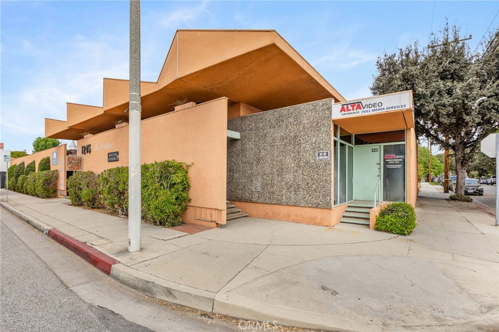 1245 E Walnut Street