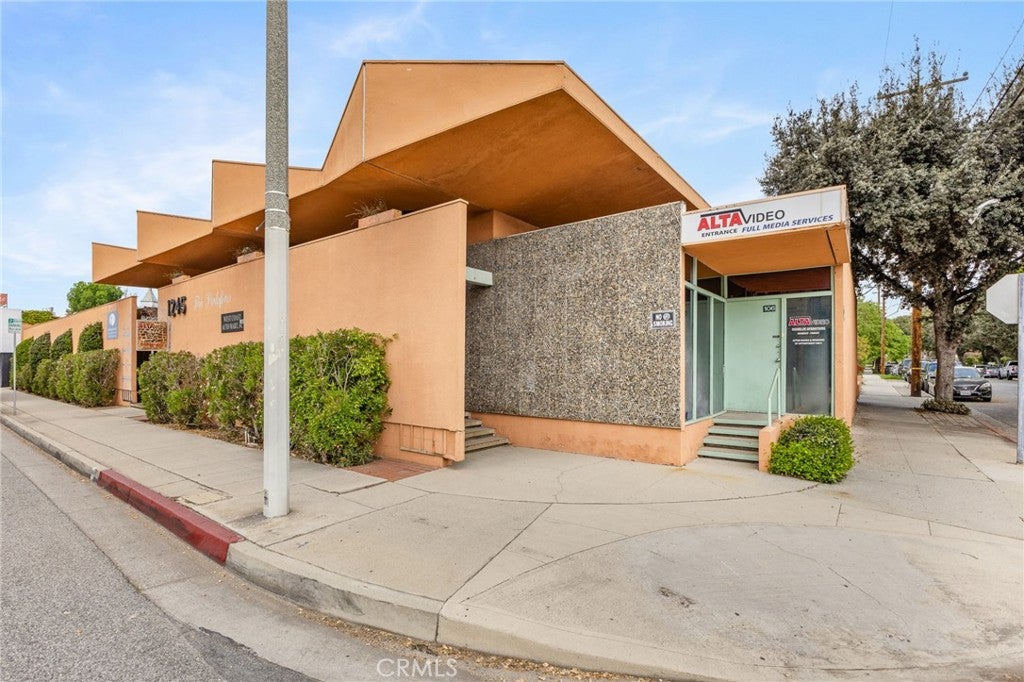 1245 E Walnut Street