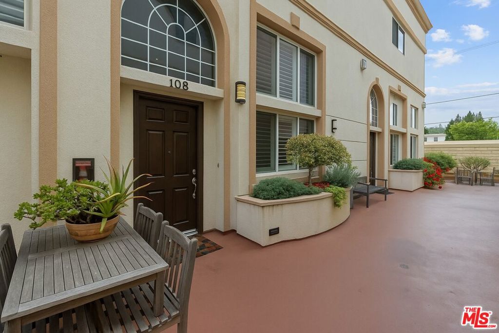 7403 S Sepulveda Boulevard 108