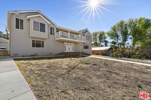 Photo of 812 Glenbrook Drive, Frazier Park, CA 93225 (MLS # 25619475)