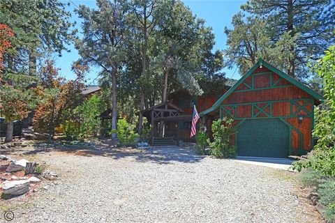 Photo of 1801 Bernina Drive, Pine Mountain Club, CA 93222 (MLS # SR25106708)