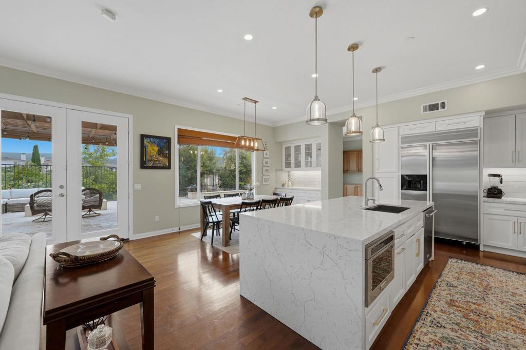 9767 Deer Trail Dr
