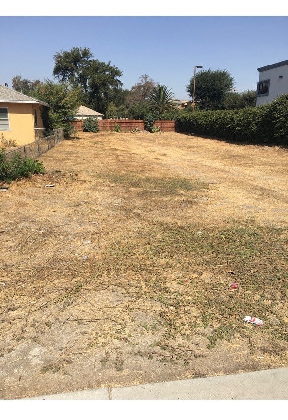 Nice Flat parcel Zoned Commercial/R-1 , centrally located just off Hole and the 91 frwy. Close to Tyler mall and Lowes Center. Choose to build either a residence or Commercial project.