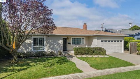 Photo of 7482 Larkdale Avenue AVE, Dublin, CA 94568 (MLS # 41134077)