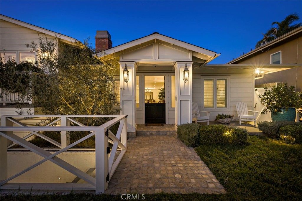 Photo of 433 Seaward Road, Corona Del Mar, CA 92625 (MLS # LG26017692)