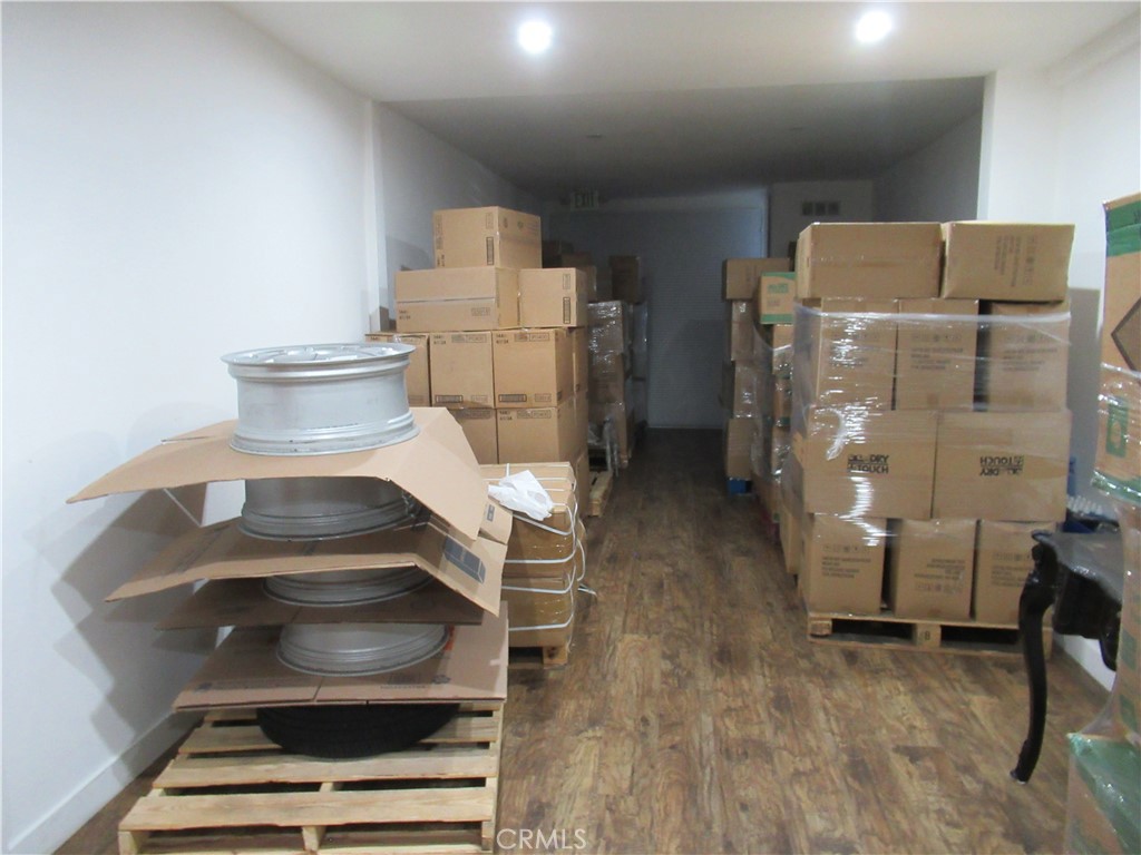 1820 E Rosecrans Avenue