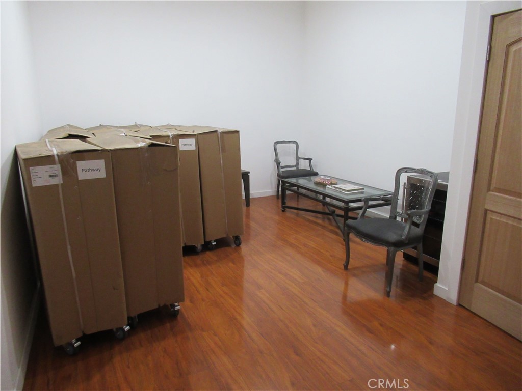 1820 E Rosecrans Avenue