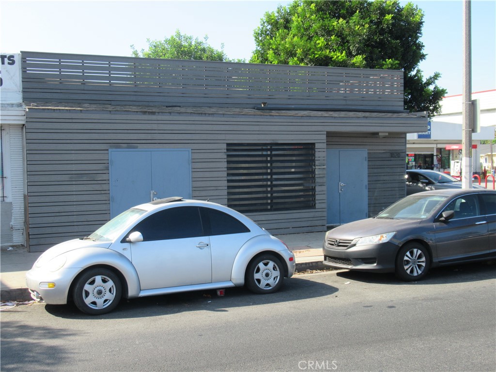 1820 E Rosecrans Avenue