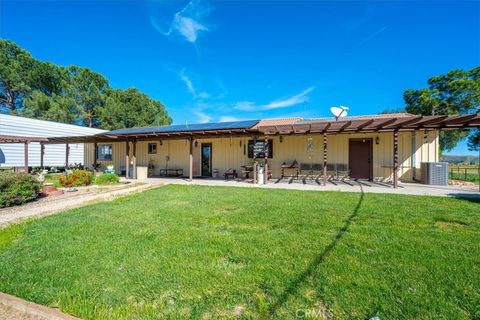 Tiny photo for 2100 Starkey Road, Shandon, CA 93461 (MLS # NS26060359)