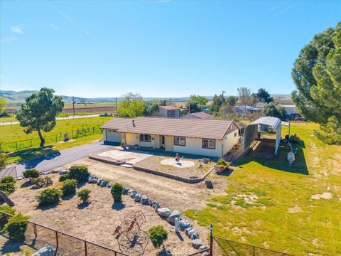 Photo of 2100 Starkey Road, Shandon, CA 93461 (MLS # NS26060359)