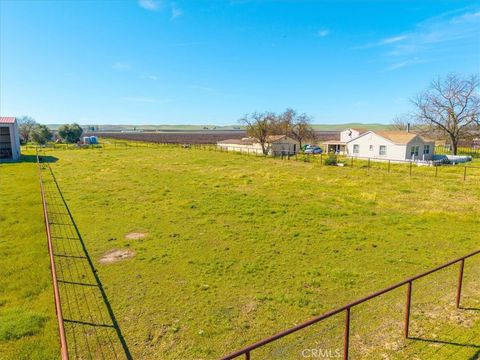 Tiny photo for 2100 Starkey Road, Shandon, CA 93461 (MLS # NS26060359)