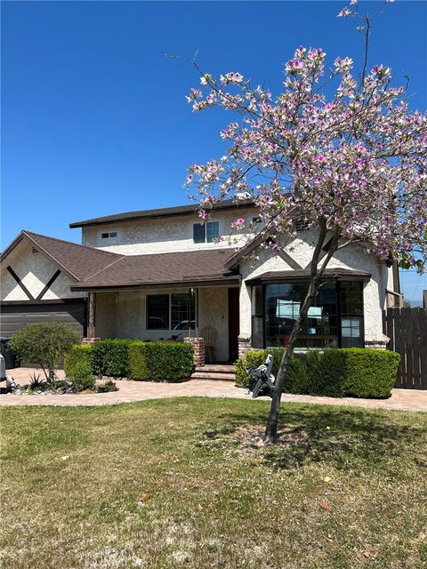 Photo of 1432 N Catalina Street, Burbank, CA 91505 (MLS # GD26129431)