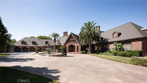 Photo of 22442 Via Pajaro, Coto de Caza, CA 92679 (MLS # OC25193190) Photo of 22442 Via Pajaro, Coto de Caza, CA 92679 (MLS # OC25193190)