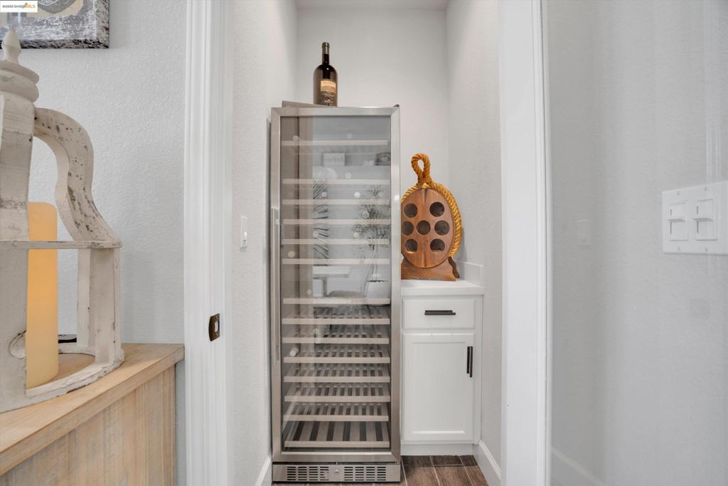 THE LAKES - Residential