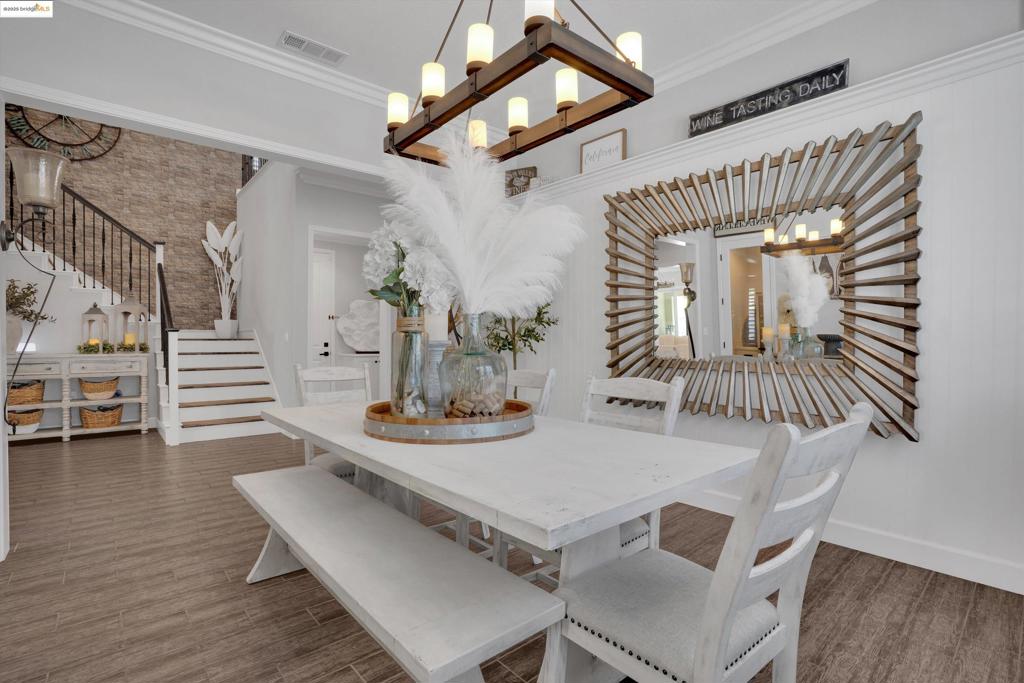 THE LAKES - Residential