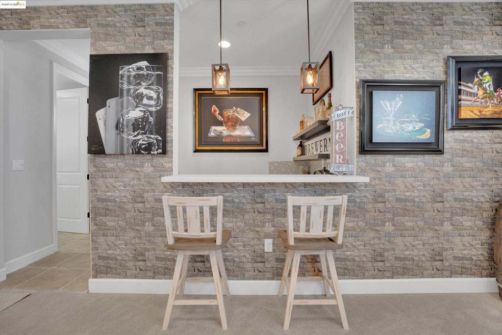 THE LAKES - Residential