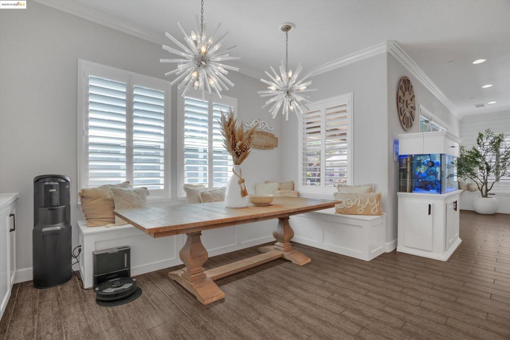 THE LAKES - Residential