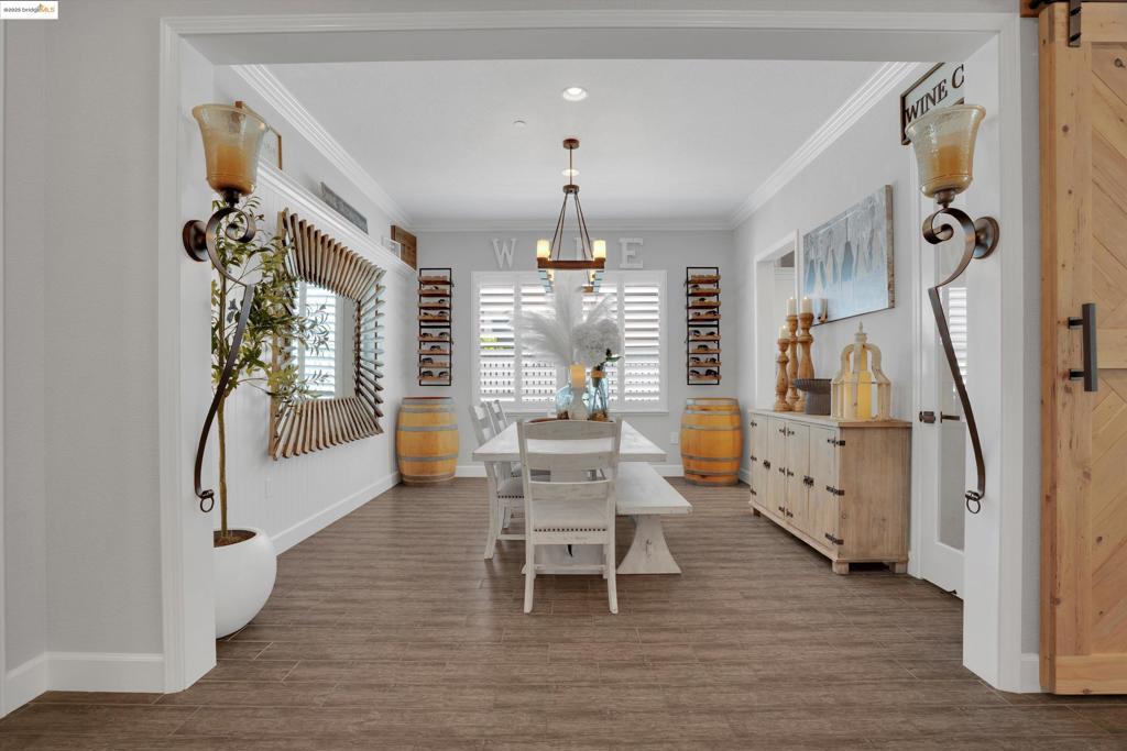 THE LAKES - Residential