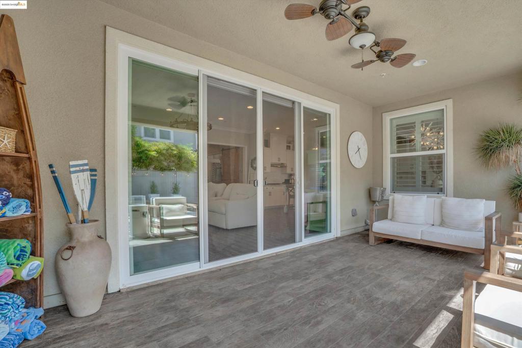 THE LAKES - Residential